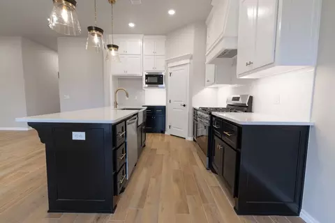 Kitchen - 2800 Heather Hvn, Moore, OK 73160 photo 6 of 17