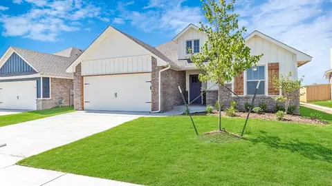 Exterior - 2800 Heather Hvn, Moore, OK 73160 photo 5 of 51
