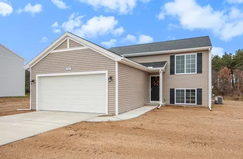 204 Wildflower Dr, Hillsdale, MI 49242