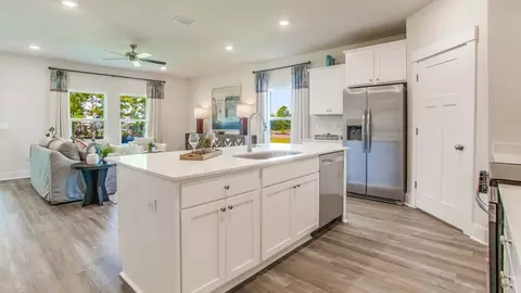Kitchen - 4764 Eider Rd, Pace, FL 32571 photo 4 of 8