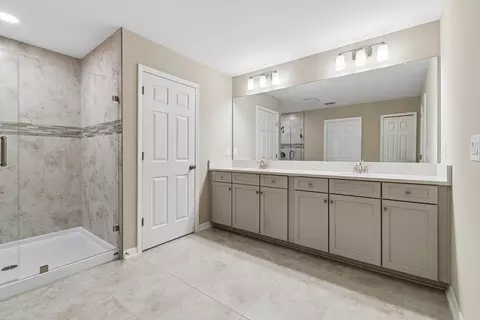 5615 Freesia Dr, Lakeland, FL 33811