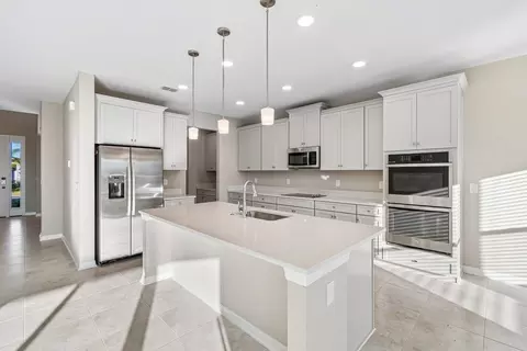 5615 Freesia Dr, Lakeland, FL 33811