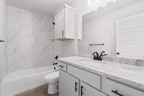 Bath - 19500 Ridgeview Rd, Spring Hill, KS 66083 photo 5 of 5