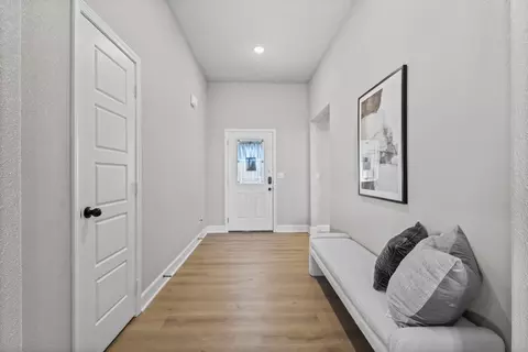 Entry Way - 19500 Ridgeview Rd, Spring Hill, KS 66083 photo 1 of 5