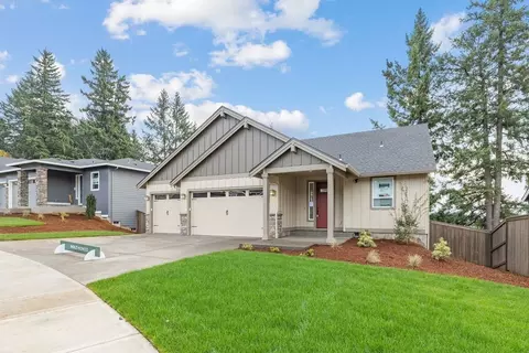 1510 Poppy Ridge Dr, Eagle Point, OR 97524