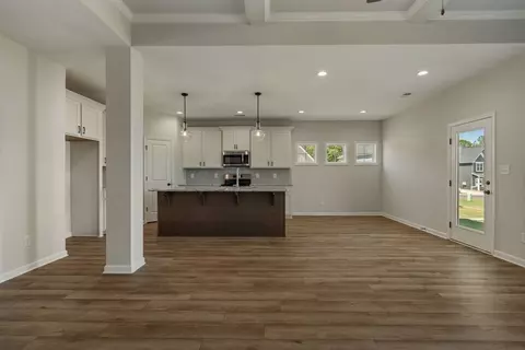 Living - 436 Lakeview Way, Lagrange, GA 30241 photo 2 of 4