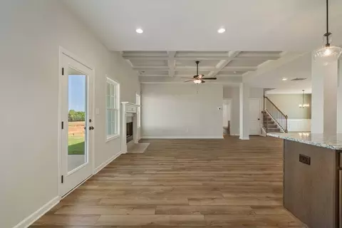 Living - 436 Lakeview Way, Lagrange, GA 30241 photo 3 of 4