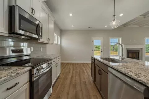 Kitchen - 436 Lakeview Way, Lagrange, GA 30241 photo 1 of 2
