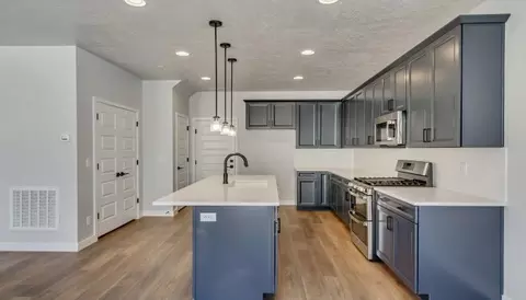2184 W 2575 N, Clinton, UT 84015