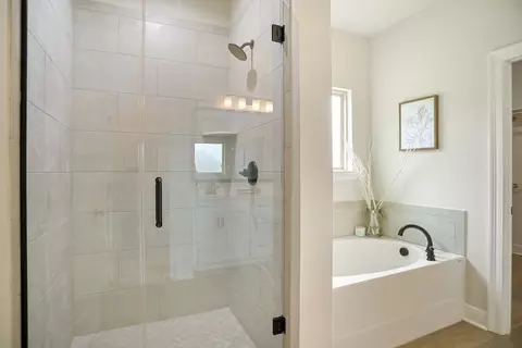 Bath - 7 E Tweet St, Freeport, FL 32439 photo 4 of 4
