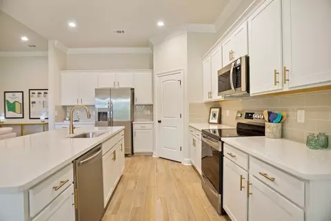 Kitchen - 7 E Tweet St, Freeport, FL 32439 photo 3 of 3