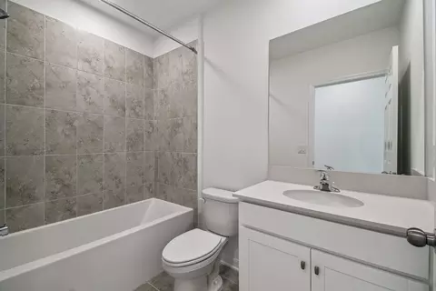 Bath - 4969 Eagle Rock Dr, Wimauma, FL 33598 photo 3 of 4