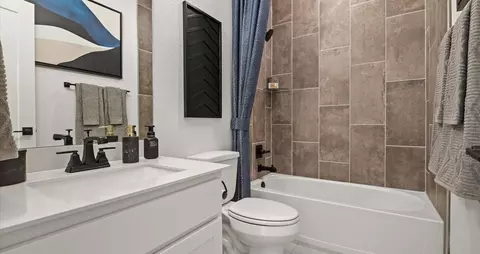 Bath - 924 Cherrystone Loop, Buda, TX 78610 photo 3 of 3