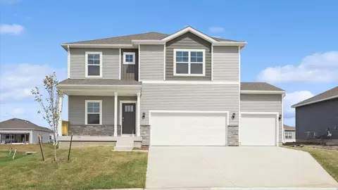 645 NW Concord Ln, Waukee, IA 50263