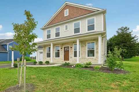 Exterior - 440 Parkside Way, Lititz, PA 17543 photo 2 of 14