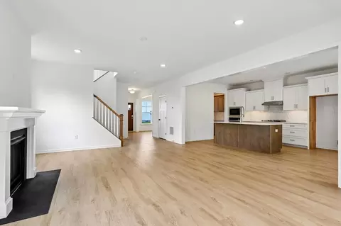 Living - 440 Parkside Way, Lititz, PA 17543 photo 3 of 7