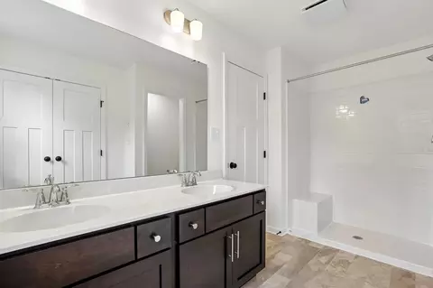Bath - 440 Parkside Way, Lititz, PA 17543 photo 3 of 3