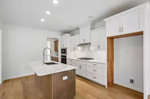 Kitchen - 440 Parkside Way, Lititz, PA 17543 photo 4 of 7