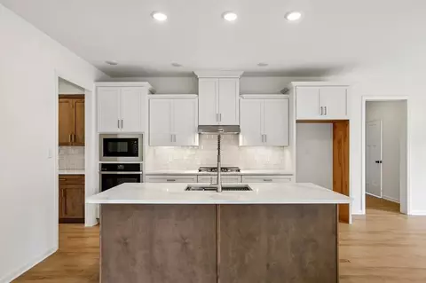 Kitchen - 440 Parkside Way, Lititz, PA 17543 photo 2 of 7