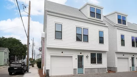 1 Nats Ct, Charleston, SC 29403