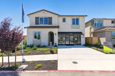 350 Dogwood Ct, Hollister, CA 95023
