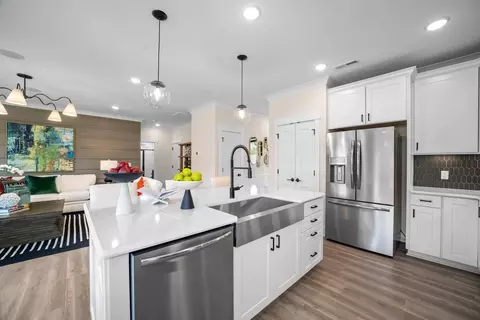 Kitchen - 12168 Ava Ln, Windsor, VA 23487 photo 4 of 10