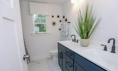 Bath - 12168 Ava Ln, Windsor, VA 23487 photo 5 of 5