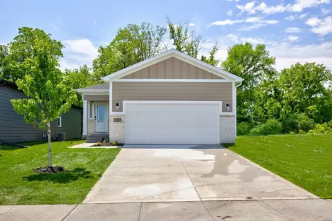 1052 NW Macarthur Ln, Waukee, IA 50263