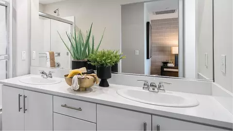 Bath - 1354 Derby Dr, San Jacinto, CA 92582 photo 1 of 1