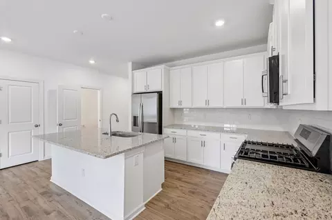 Kitchen - 500 Oak Reserve Dr UNIT 103, Garner, NC 27529 photo 3 of 5