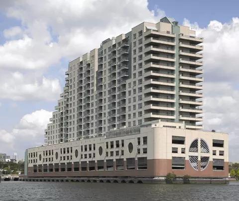 717 S Columbus Blvd, Philadelphia, PA 19147