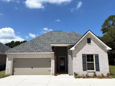 1320 Redfish Dr, Gulfport, MS 39507