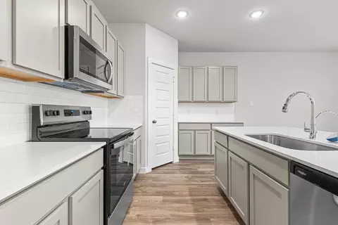 Kitchen - 5526 Franklin Hls, Von Ormy, TX 78073 photo 6 of 8