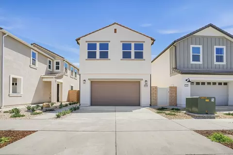 2010 Pyrenes Pl, Santa Paula, CA 93060