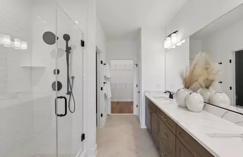 Bath - 766 Olam Dr, Northbrook, IL 60062 photo 1 of 1