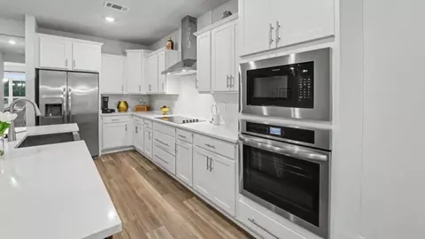 Kitchen - 3901 Newman Rd, Mobile, AL 36695 photo 1 of 5