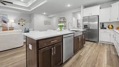 Kitchen - 3901 Newman Rd, Mobile, AL 36695 photo 4 of 5