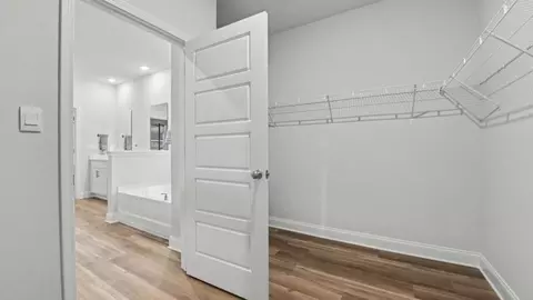 Entry Way - 3901 Newman Rd, Mobile, AL 36695 photo 3 of 5