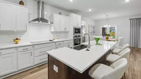 Kitchen - 3901 Newman Rd, Mobile, AL 36695 photo 3 of 5