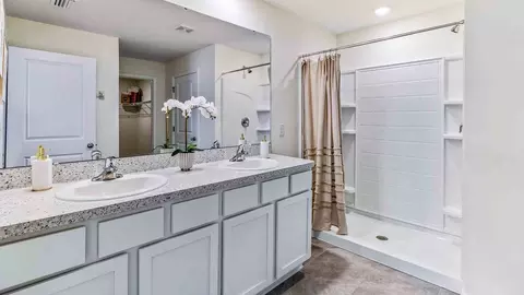 Bath - 4982 Eagle Rock Dr, Wimauma, FL 33598 photo 1 of 6