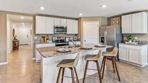 Kitchen - 4982 Eagle Rock Dr, Wimauma, FL 33598 photo 2 of 4