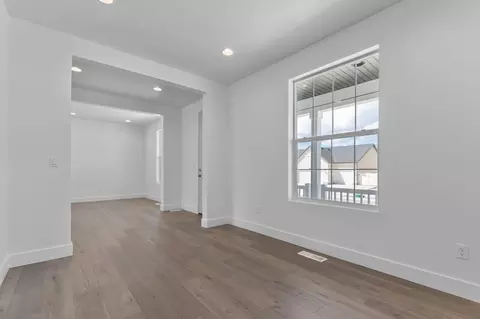 Living - 6792 N Desert Crk, Eagle Mountain, UT 84005 photo 2 of 4