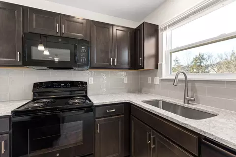 Kitchen - 1505 Denmark Rd, Union, MO 63084 photo 9 of 20
