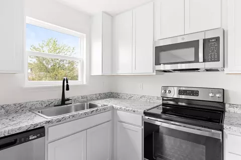 Kitchen - 1505 Denmark Rd, Union, MO 63084 photo 11 of 20