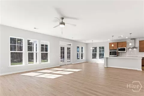 Living - 198 Champlain Dr, Pooler, GA 31322 photo 2 of 9