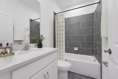 Bath - 1719 Columbus Path, Saint Cloud, FL 34771 photo 2 of 3