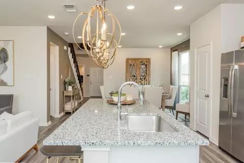 Kitchen - 6718 Mcgregor Loop, Killeen, TX 76549 photo 2 of 5