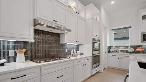 Kitchen - 2032 Persimmon Cove Ct, Katy, TX 77493 photo 3 of 4