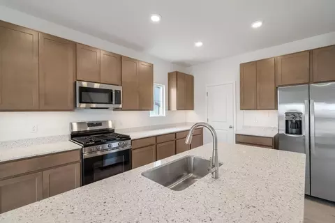 Kitchen - 10950 Rolling Brook Dr, Dyer, IN 46311 photo 2 of 3
