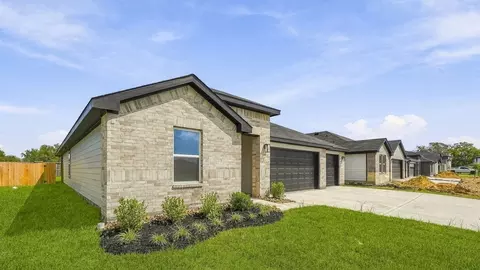 115 Wildflower Ln, Dayton, TX 77535